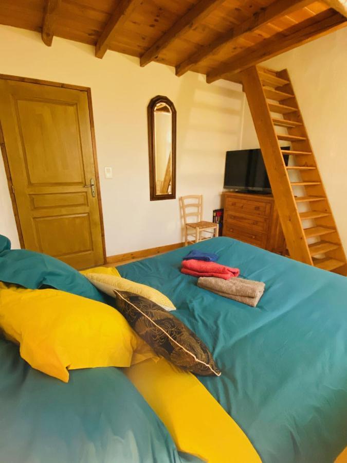 Maison Lgbt Des Monts Bleus Saint-Roman-de-Tousque Exterior photo